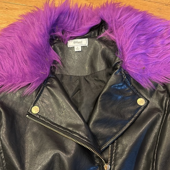 Girls Disney’s Descendant’s Moto jacket with detachable faux fur collar - Picture 3 of 7